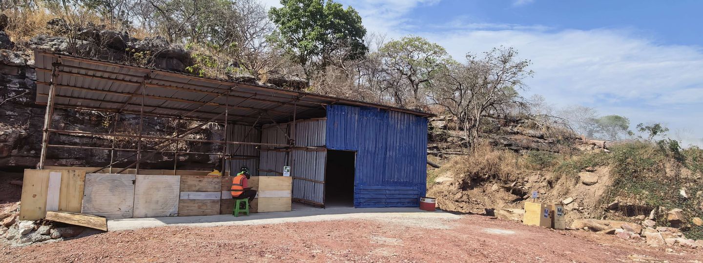 Rest shelter at the dam