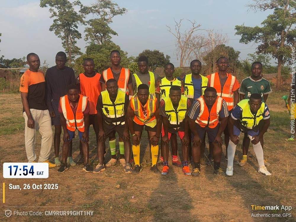 Players from both teams posing together