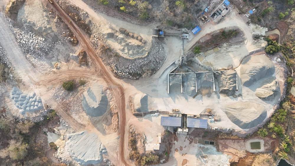 Aggregate crushing and screening plant