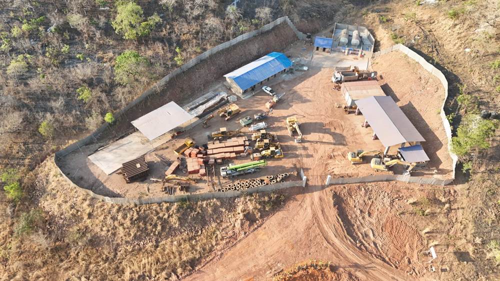 Work yard and workshops in the dam area